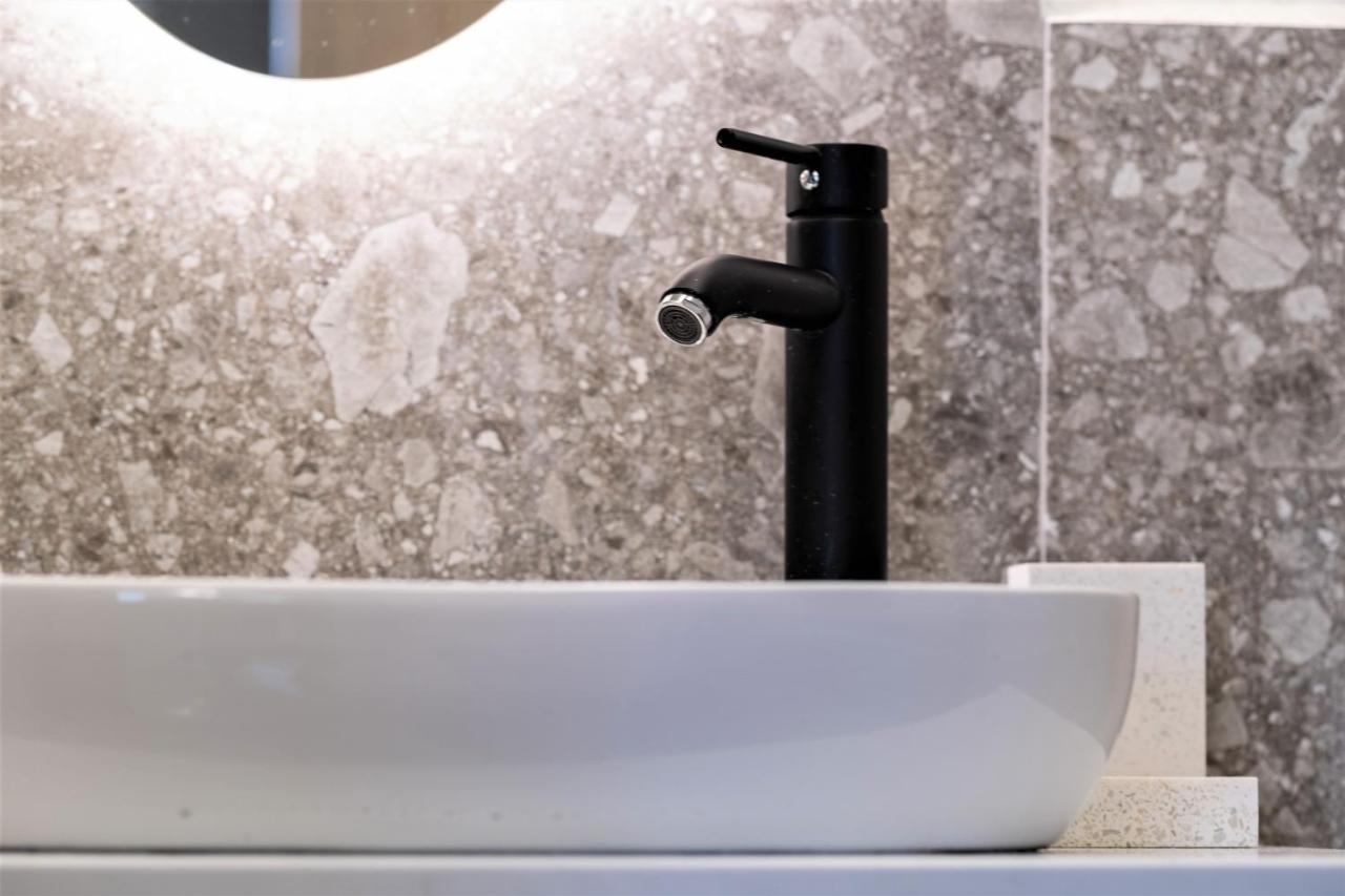 Luxury Penthouse In Prime Central Athens Thissio By Ghh מראה חיצוני תמונה